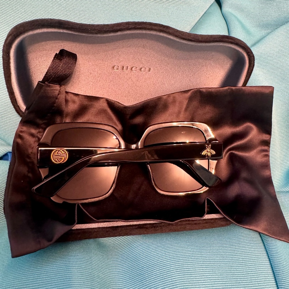 GUCCI Sunglasses - Picture 2 of 4